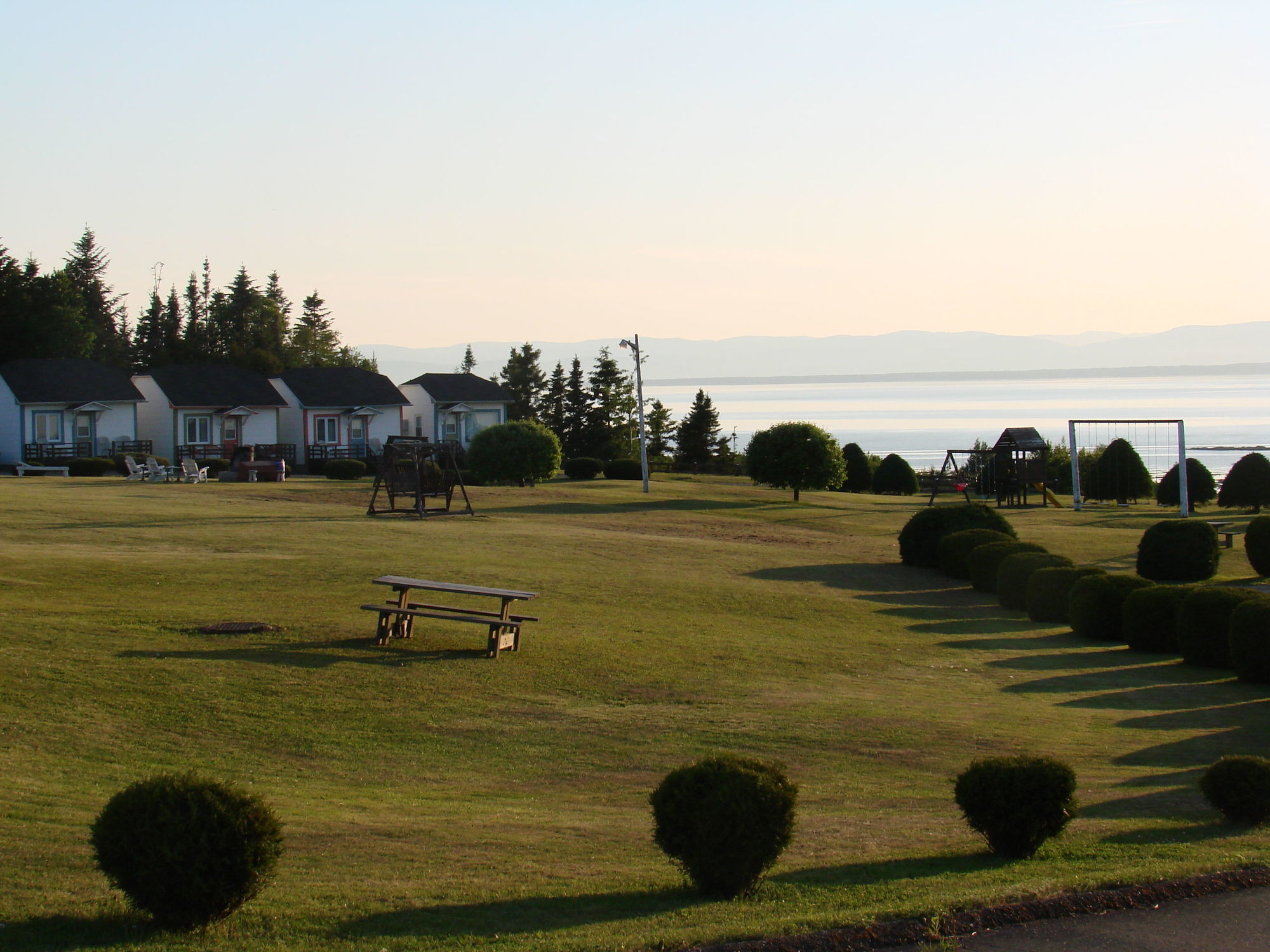 Motel Au Fleuve D'Argent Rivière-du-Loup エクステリア 写真