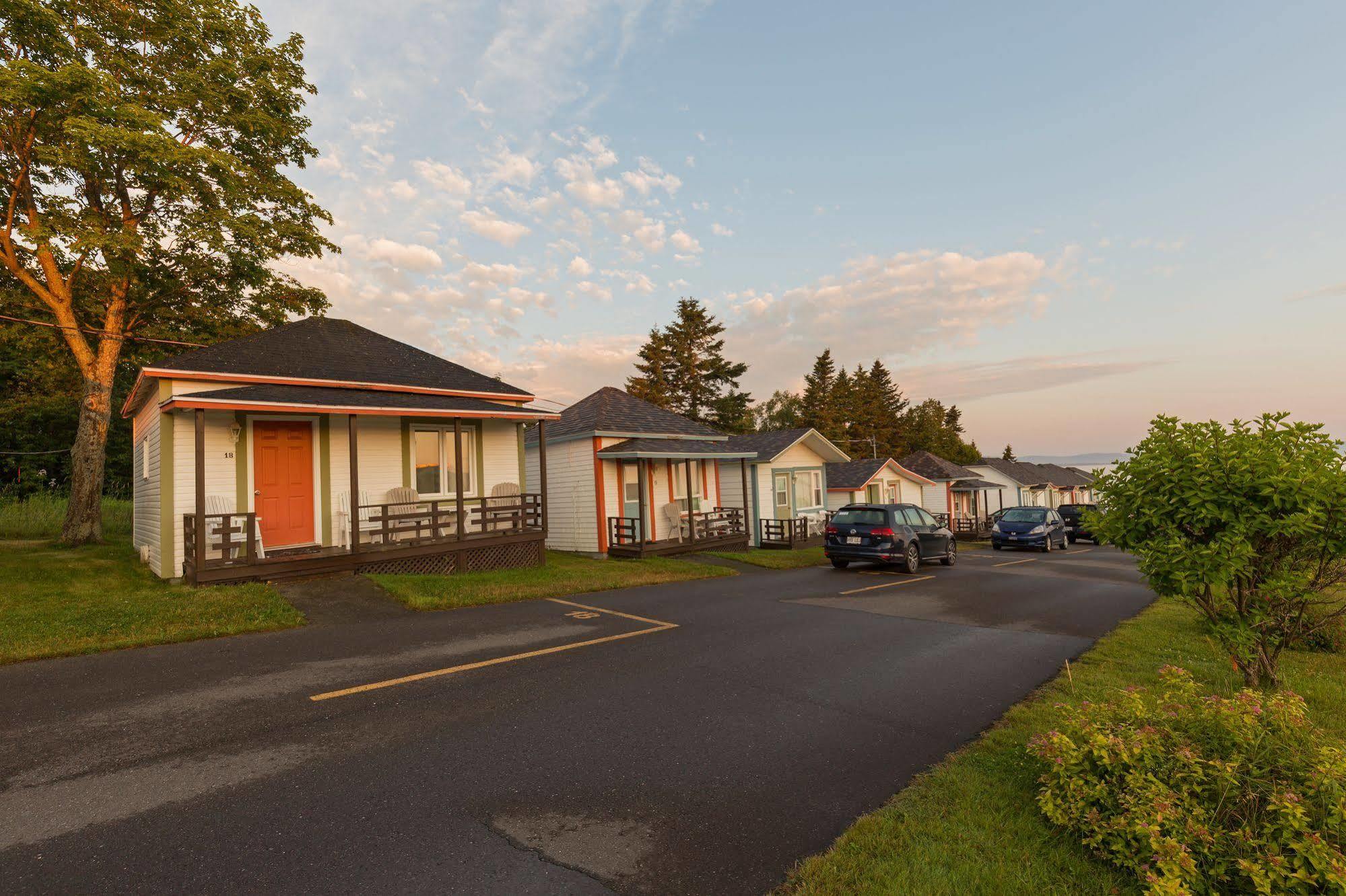 Motel Au Fleuve D'Argent Rivière-du-Loup エクステリア 写真