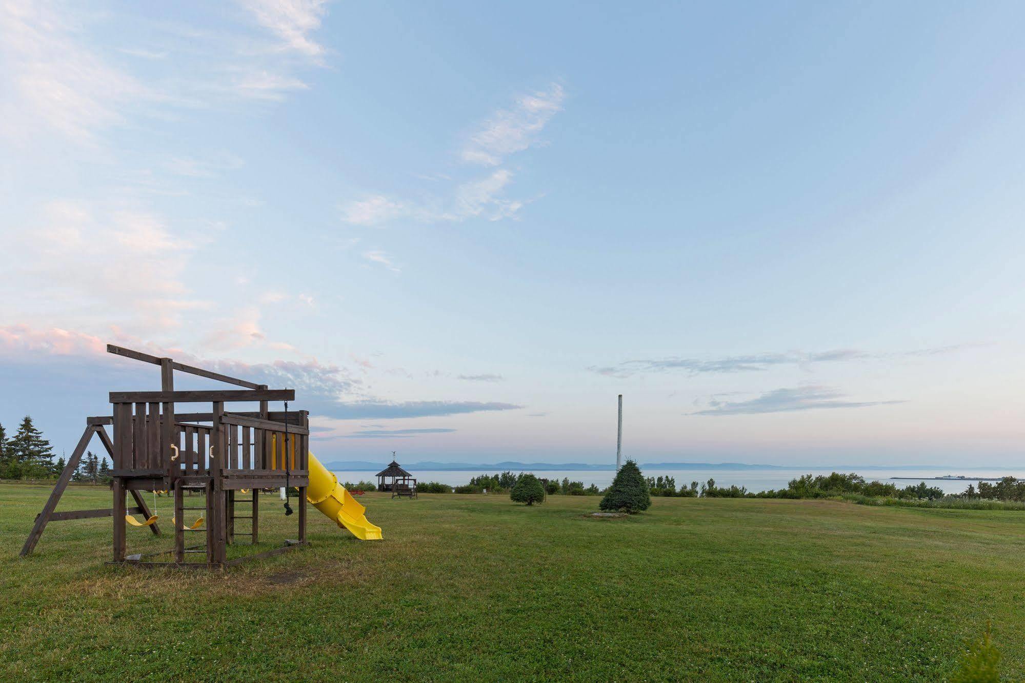 Motel Au Fleuve D'Argent Rivière-du-Loup エクステリア 写真