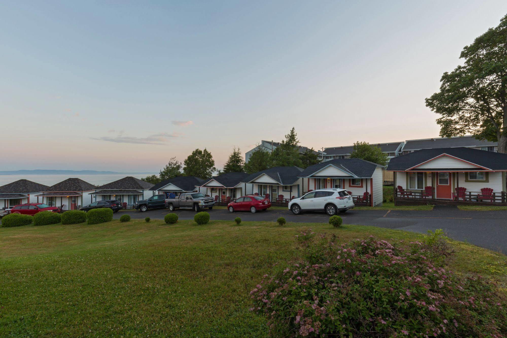 Motel Au Fleuve D'Argent Rivière-du-Loup エクステリア 写真