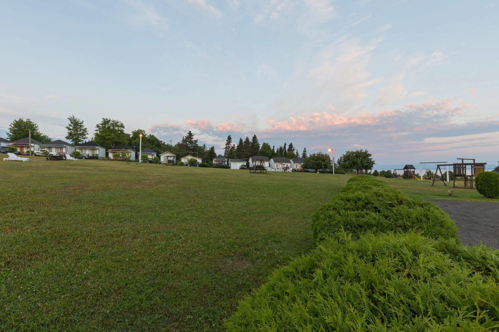 Motel Au Fleuve D'Argent Rivière-du-Loup エクステリア 写真