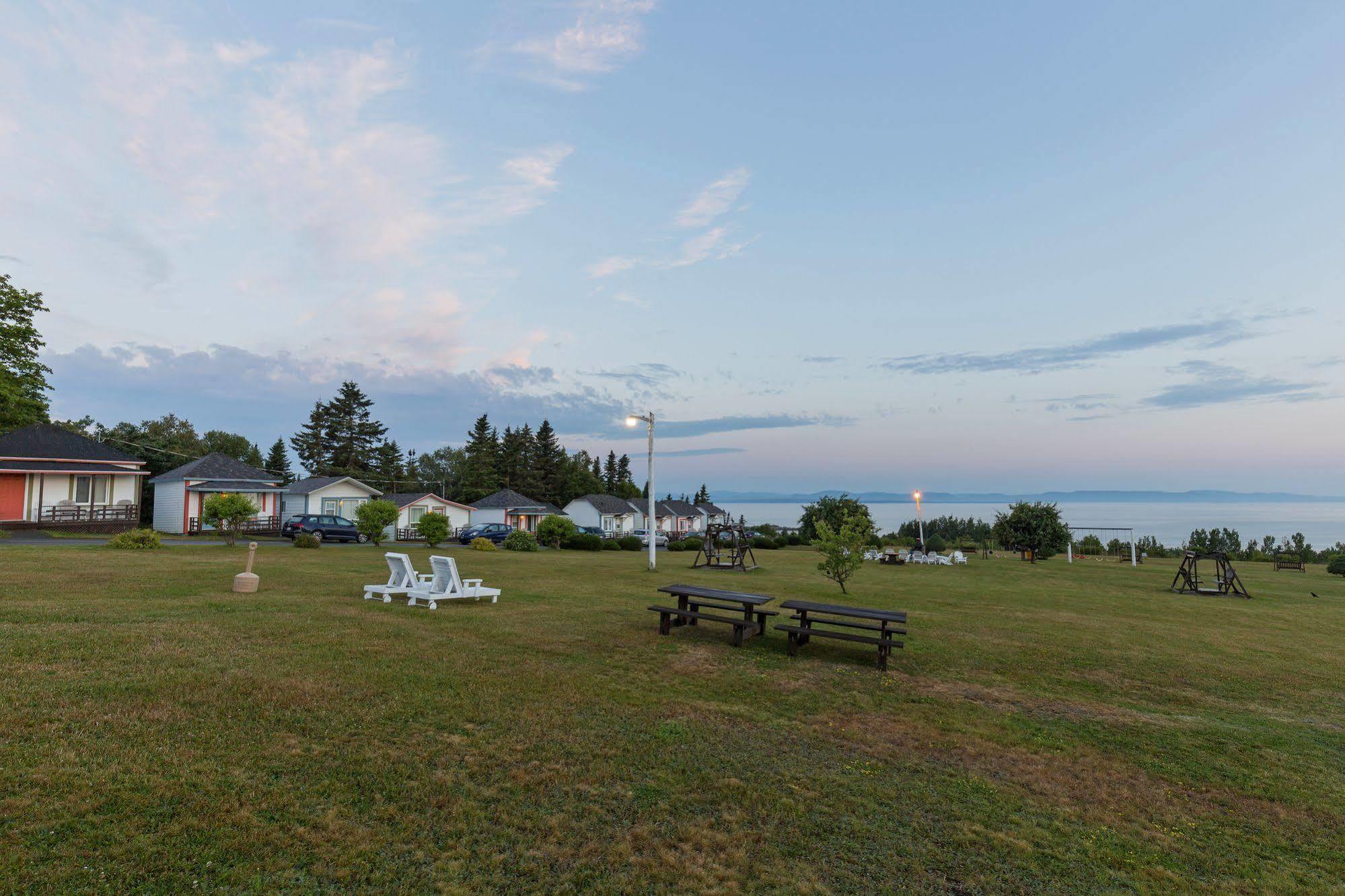 Motel Au Fleuve D'Argent Rivière-du-Loup エクステリア 写真
